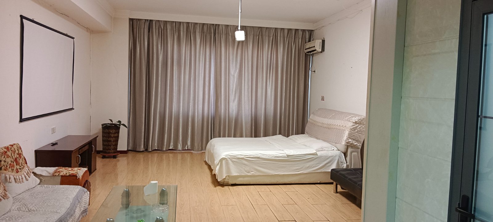 民宿出租：日租房月租房年租房（有公寓出售）喜悦广场附近，雅居小区，民宿出租出售
