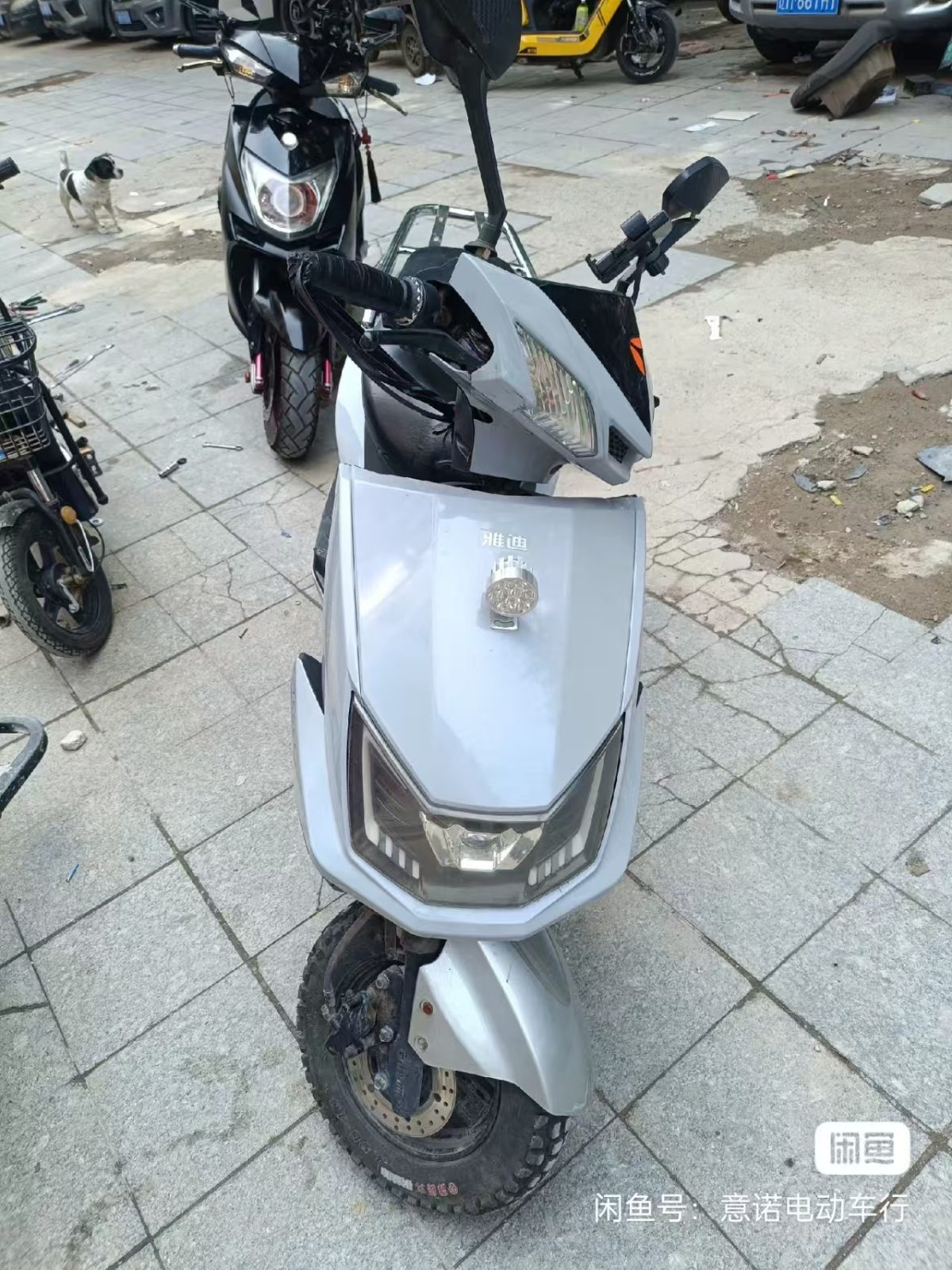 出售雅迪电动车60V20电池能跑八十多里一千三百元电话微信同步